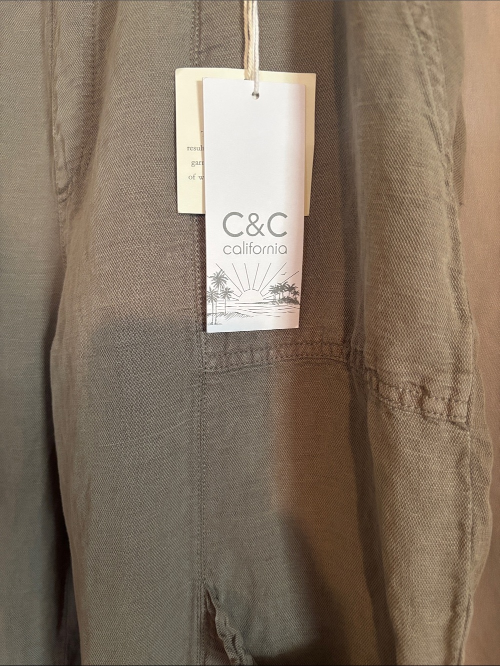 C&C California Women's Olive Green Washed Linen Cargo Joggers w/Toggle Cuffs - Picture 2 of 12